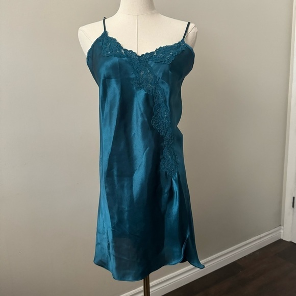 Vintage satin luxury lace trimmed  slip dress m/l - Picture 2 of 8